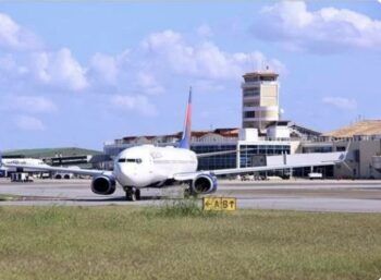 Vuelo con destino a NY aterriza de emergencia en Santiago