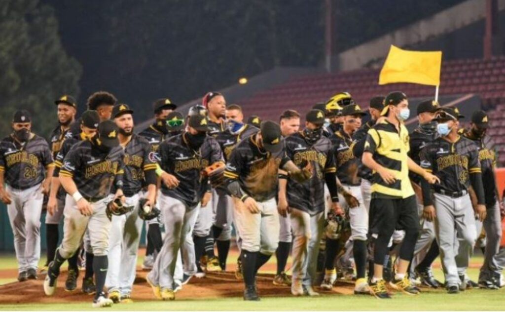 Águilas Cibaeñas se coronan campeones del béisbol dominicano