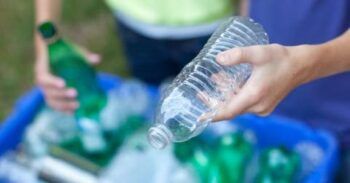 Cambiarán botellas plásticas por juguetes en Santo Domingo 