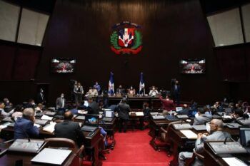 Proponen devolver dinero invertido en salud durante la pandemia