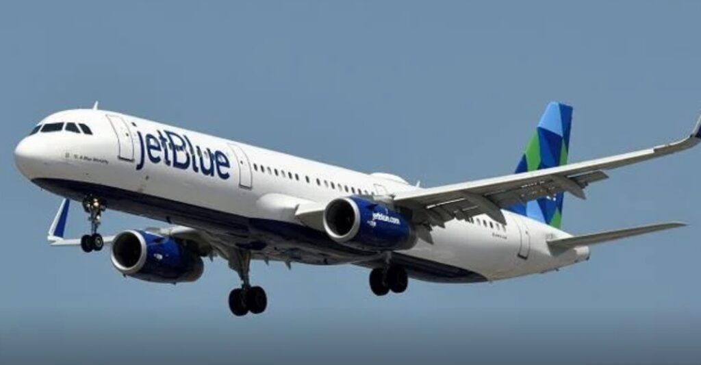 JetBlue prohíbe el equipaje de mano para tarifas más bajas