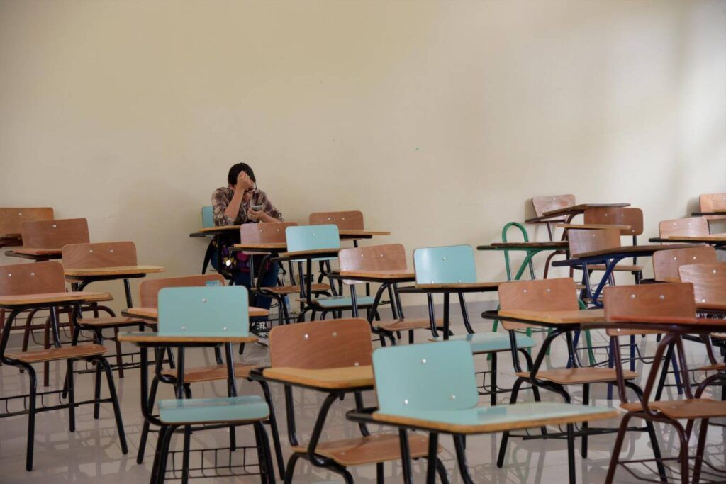 Piden a estudiantes tarjetas de vacuna