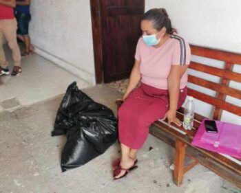 En México autoridades entregan a familia cuerpo de joven desaparecido en ¡bolsas de plástico!