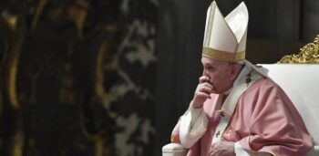 El Vaticano aclara que no puede bendecir las uniones entre homosexuales