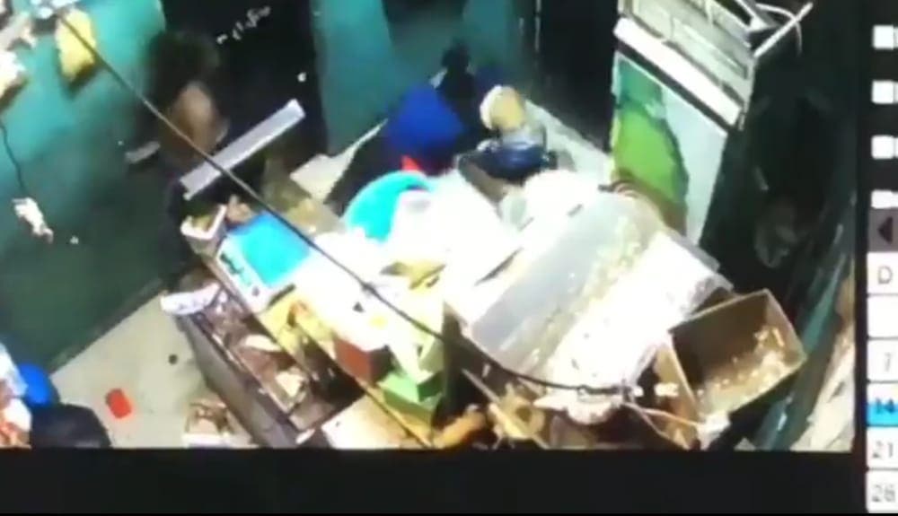 Matan joven en asalto a colmado en Mendoza