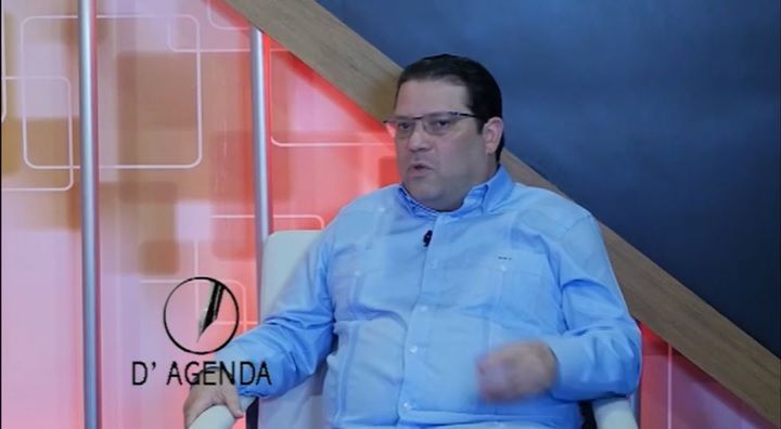 Sanz Lovatón dice Aduanas no abre maletas sin presencia de pasajeros