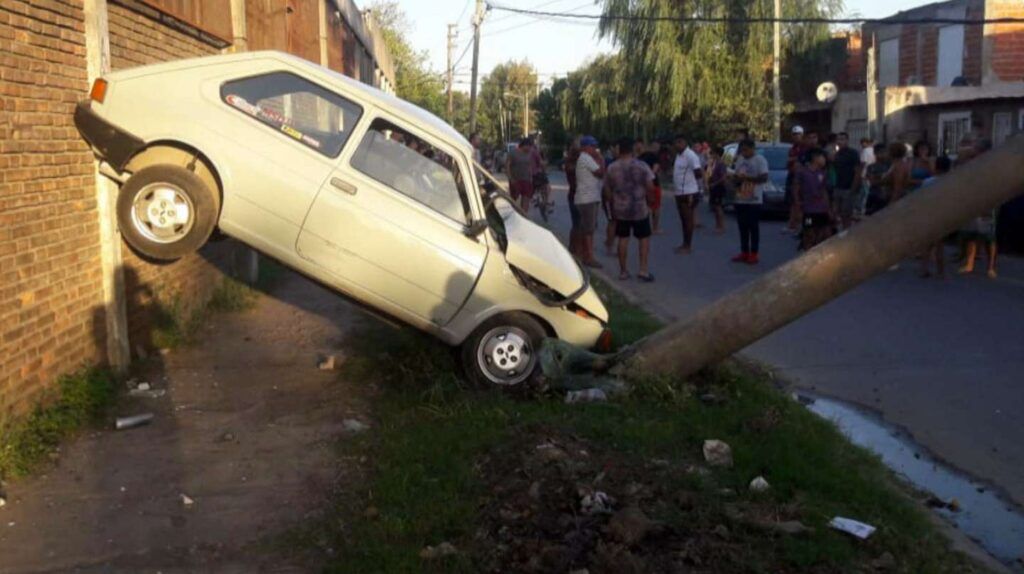 Adolescente le roba el carro a su padre y atropella y mata a un hombre