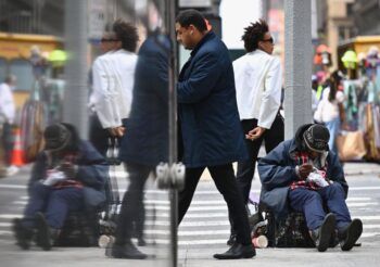 Se agrava crisis de desamparados en Nueva York por la pandemia