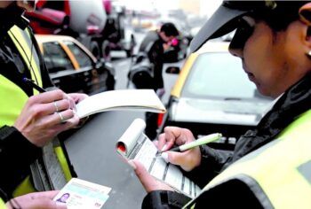 Estos son los trámites que no puede realizar si tiene multas de tránsito