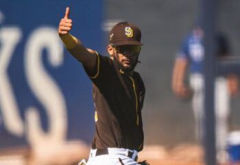 Tatis Jr. se retira de partido ante Reds por dolencia de hombro izquierdo