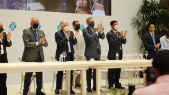 Abinader afirma la salud dominicana está cambiando radicalmente