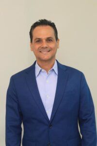 Senador de La Romana pide disculpas a doctora que enfrento por el tema de la AFP