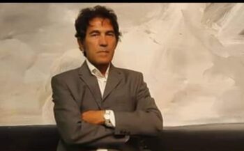 Artista subasta una escultura invisible y la compran por 18.300 dólares