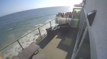 Balcón se desplomó durante una fiesta en una casa frente al mar