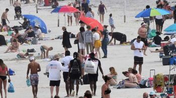 Variantes de la covid-19 se disparan en Florida y dejan 67 muertos