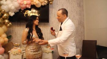 Franklin Mirabal le pide matrimonio a su novia 