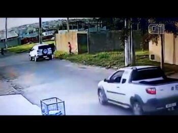 Mujer le prende fuego a su bebé recién nacido 