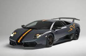 Joven duro 40 días sin comer para que Dios le regalara un Lamborghini y casi muere