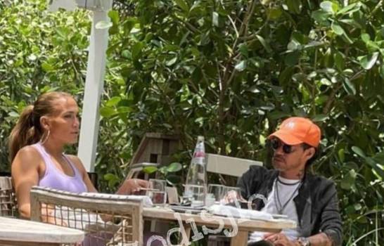 Captan a ¡Jennifer López y Marc Anthony en Miami!