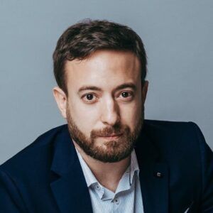 Santiago Matías contrata a Agustín Laje para su plataforma