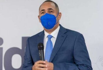 Presidente del Indotel Nelson Arroyo anuncia que tiene Covid