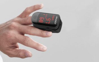 Los oxímetros podrían ser más eficaces que el termómetro para ayudar a detectar el COVID-19 en adultos mayores