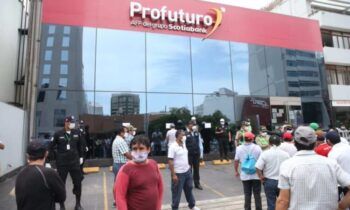 Peruanos retiran USD 8.500 millones de AFP