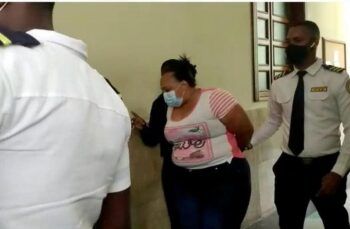 Tres meses de prisión preventiva para mujer acusada de golpear hijastro, hasta matarlo