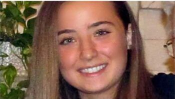 Muere joven de 18 años a causa de la vacuna de AstraZeneca