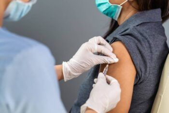 La tercera dosis contra la covid-19 sube anticuerpos en receptores de órganos