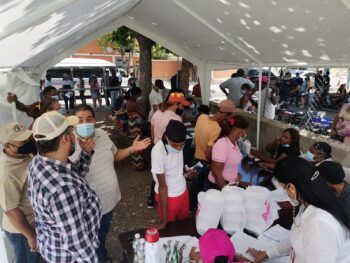 Director de Proyectos de la Presidencia apoya jornada de vacunación en Boca Chica