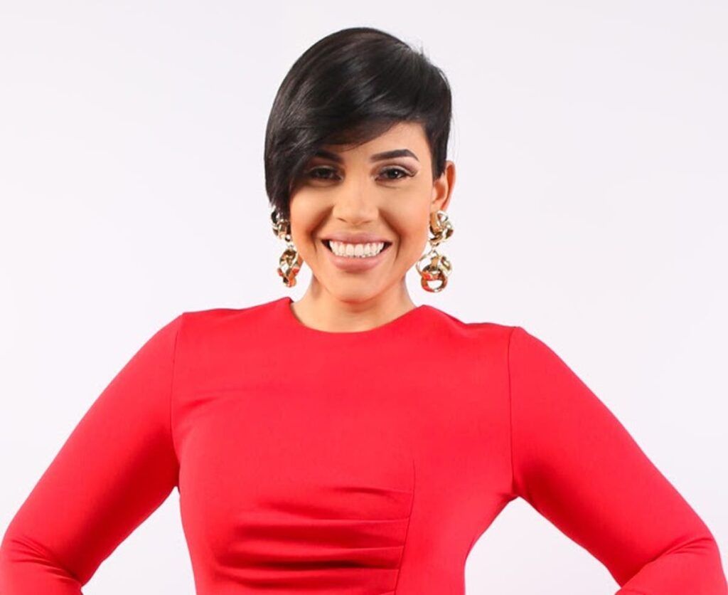 Ana Carolina elimina a “Musicólogo” de su sus glúteos