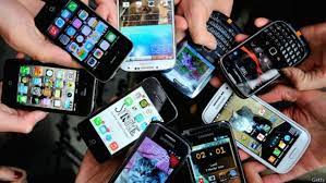 Pakistán amenaza con cortar el teléfono a los que no se vacunen contra el Covid
