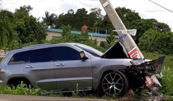 Lavador sale “a dar una vuelta” en yipeta y termina atropellando a una mujer