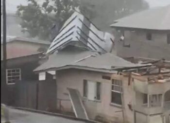 Elsa afecta fuertemente a Barbados