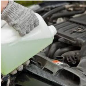 Qué hacer si mi carro se queda sin líquido refrigerante?