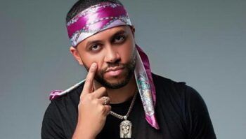 Dj Adoni denuncia maltrato por agentes policiales española