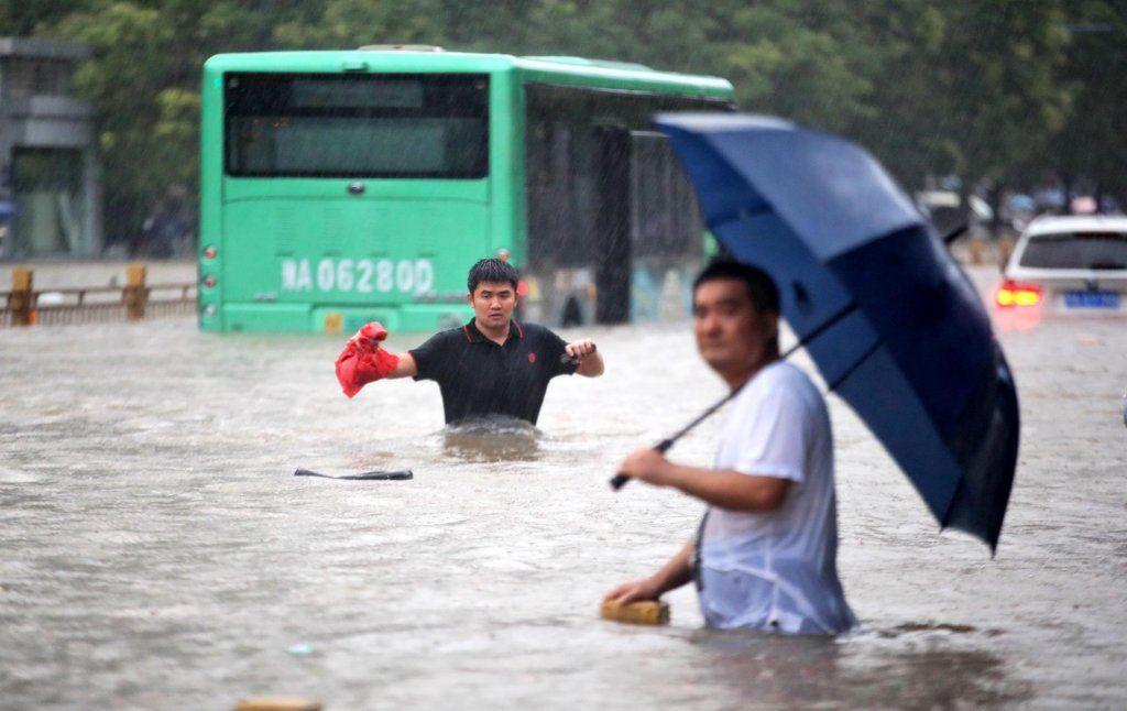 Lluvias en China dejan al menos 25 muertos y siete desaparecidos