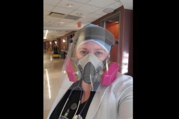 Ruegan por la vacuna de COVID antes de ser intubados