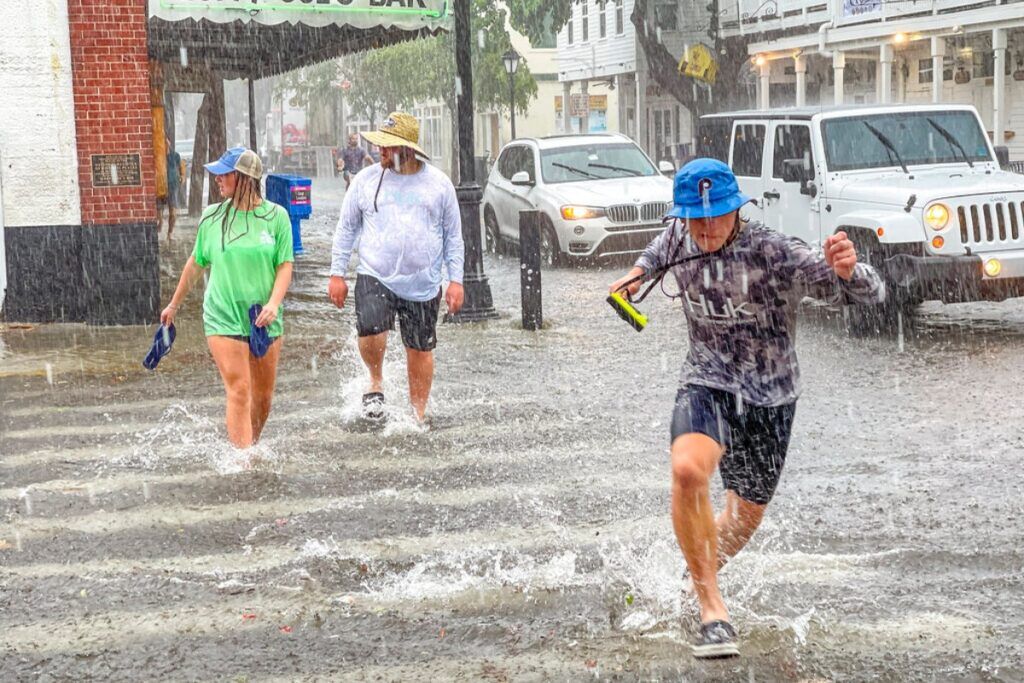 Tormenta tropical provoca alarma en este de EEUU