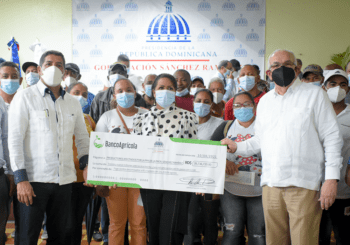 Agricultura y el Banco Agrícola pagan RD$39.7 millones a porcicultores de Sánchez Ramírez