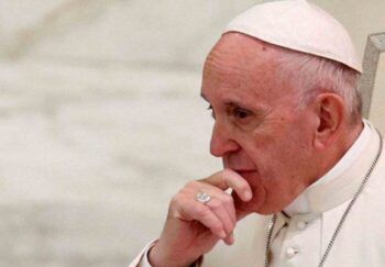 El papa Francisco expresa su pesar por las víctimas y la impresionante catástrofe en Italia