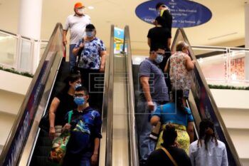 Puerto Rico impone cierre de negocios para frenar ola de covid-19