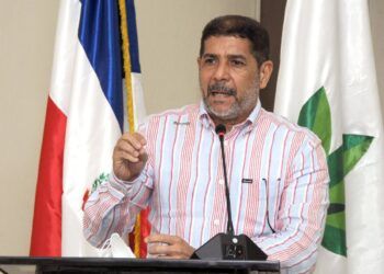 El Ministro de Agricultura culpa a la población por la escasez de pollo