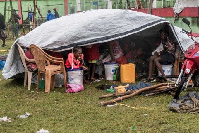 Desórdenes durante reparto de comida en Haití