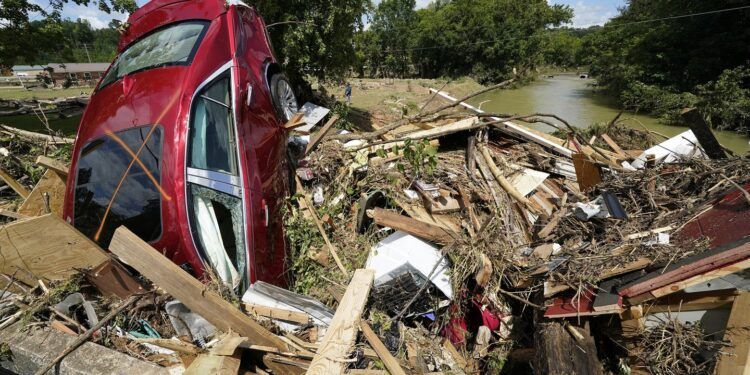 Al menos 22 muertos y 17 desaparecidos por inundaciones en Tennessee