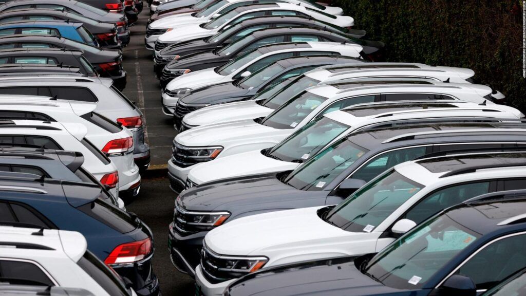 Distribuidores de vehículos advierten precios podrían dispararse