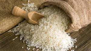 Colmados suben entre 5 y 10 pesos a libra de arroz