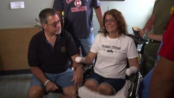 Mujer despertó de un coma y descubrió que le amputaron sus piernas y manos