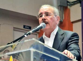 Danilo dice impedirá que el pueblo vuelva a la pobreza